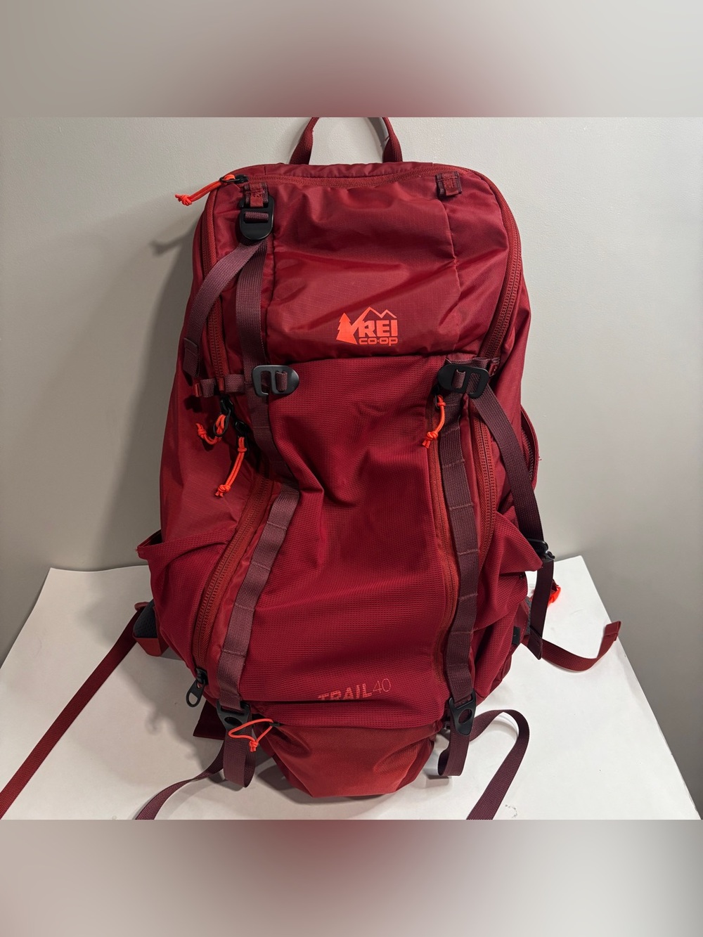 REI Co-op Trail 40 Backpack Red Hiking Unisex Pockets Hip Belt Ventilated